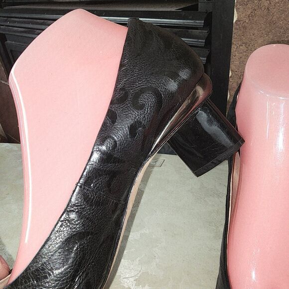 CAROLINNA ESPINOSA CELINE 8.5 Black Embossed Leather Slip On Swirl Classy Heels - Picture 6 of 16